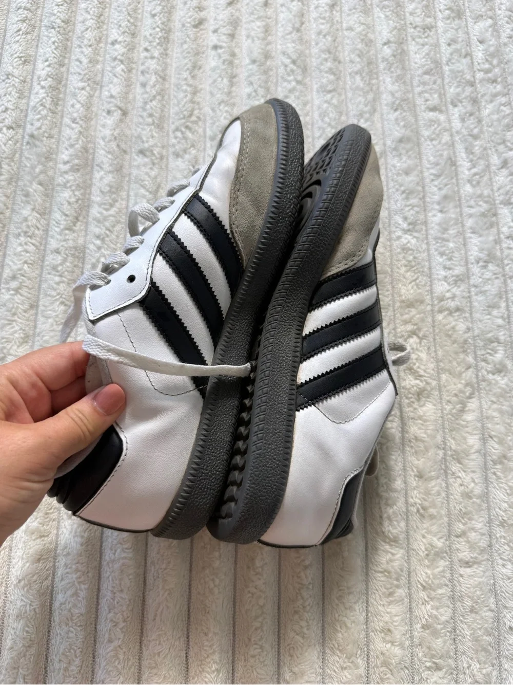 adidas Samba Men's Low Top Lace-Up Sneakers White Black Gray Leather Rubber